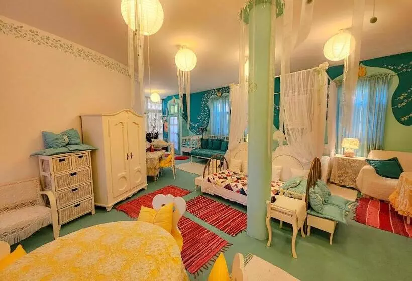 پانسیون Fehér Tulipán Apartman