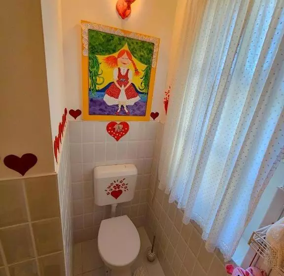 پانسیون Fehér Tulipán Apartman