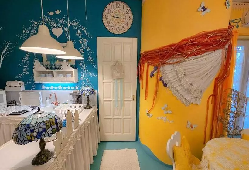 پانسیون Fehér Tulipán Apartman