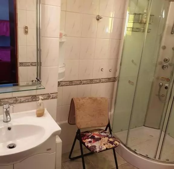 Majatalo La Casa Guesthouse