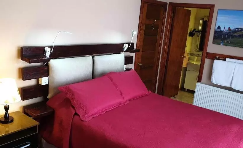 Majatalo La Casa Guesthouse