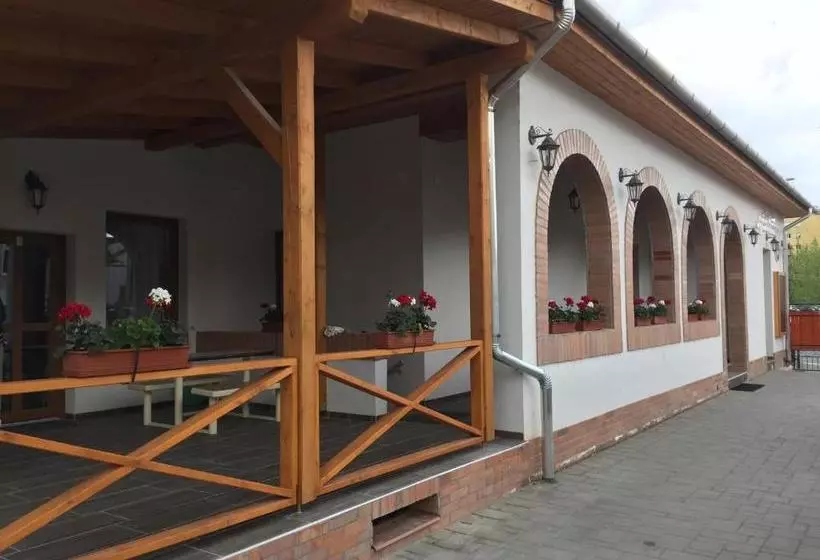 Majatalo Pizza Tábor Apartman