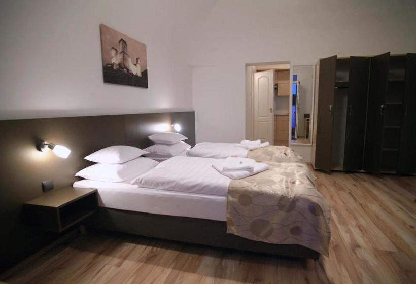 بنسيون Pizza Tábor Apartman