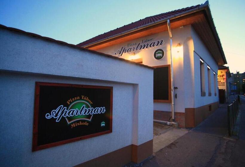 بنسيون Pizza Tábor Apartman