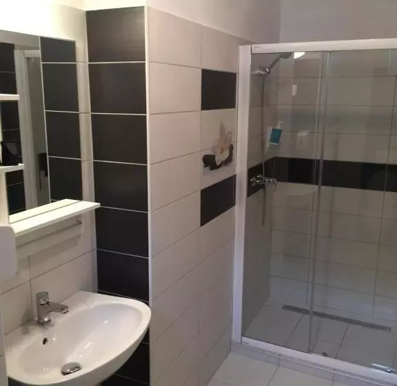 Majatalo Pizza Tábor Apartman