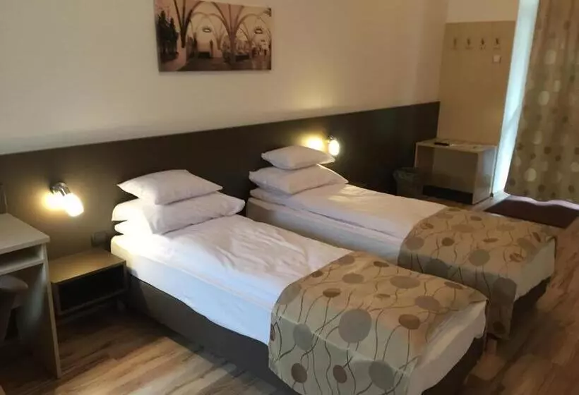 Majatalo Pizza Tábor Apartman