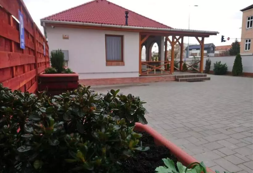 Majatalo Pizza Tábor Apartman