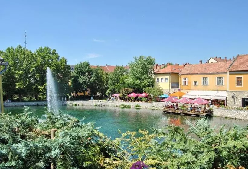 Majatalo Tópart Apartman