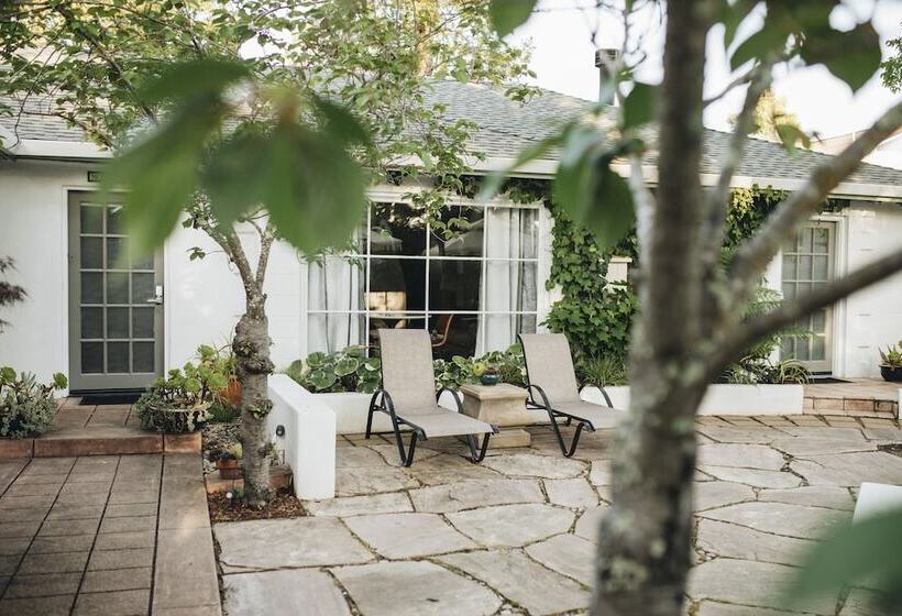 فندق صغير Cottage Inn & Spa