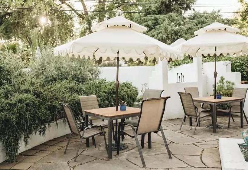 Retkeilymaja Cottage Inn & Spa