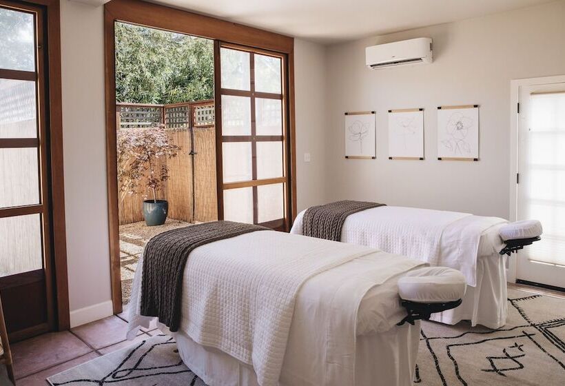 فندق صغير Cottage Inn & Spa