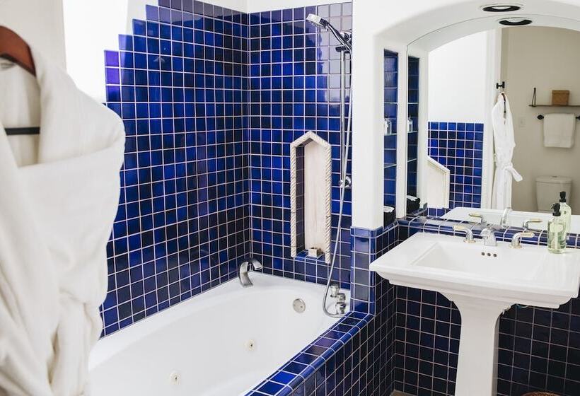 فندق صغير Cottage Inn & Spa