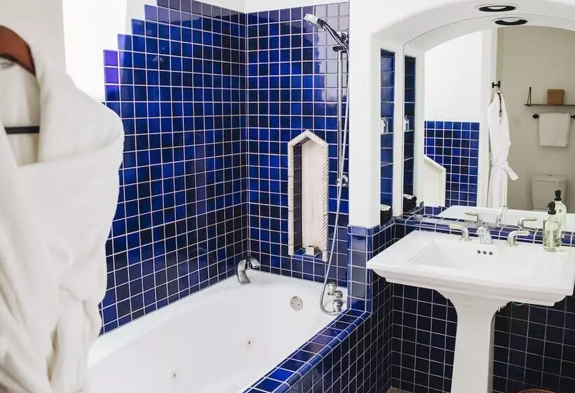 Retkeilymaja Cottage Inn & Spa