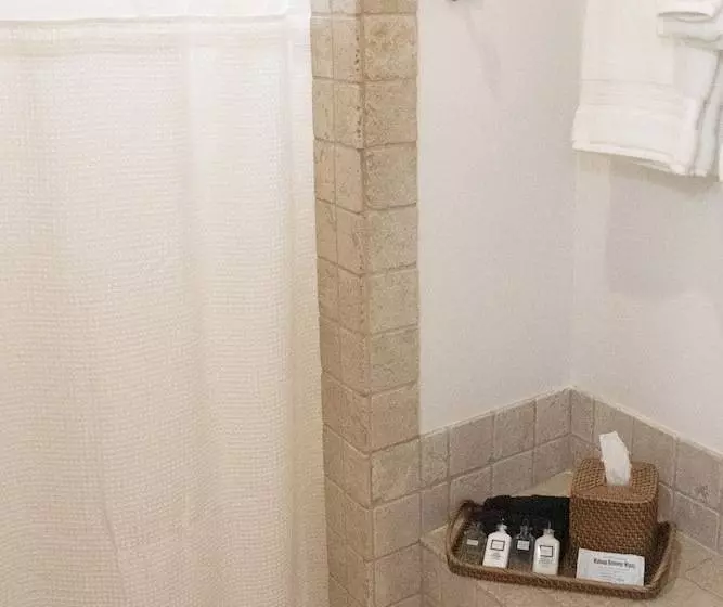 Retkeilymaja Cottage Inn & Spa