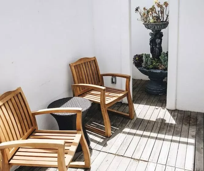 Retkeilymaja Cottage Inn & Spa