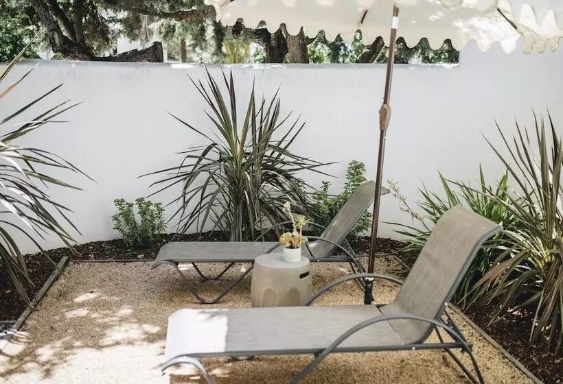 Retkeilymaja Cottage Inn & Spa