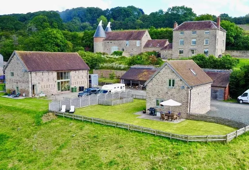 هتل Hopeend Holidays Cottage