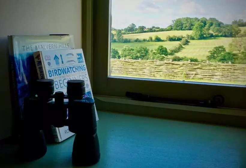 هتل Hopeend Holidays Cottage