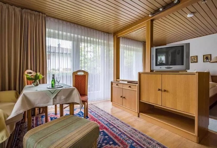 ペンション Gästehaus Christa Mauerer