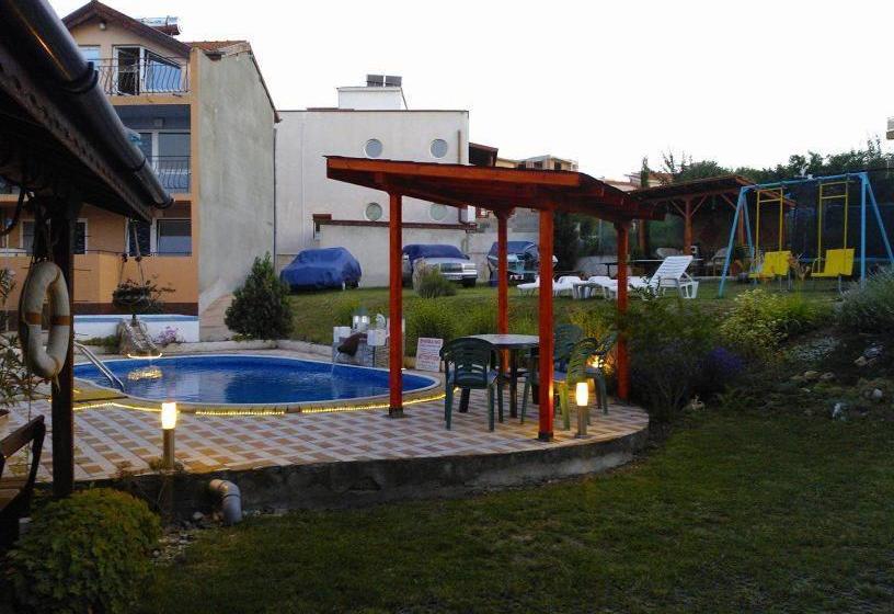 Пансион Guest House Evin Rai