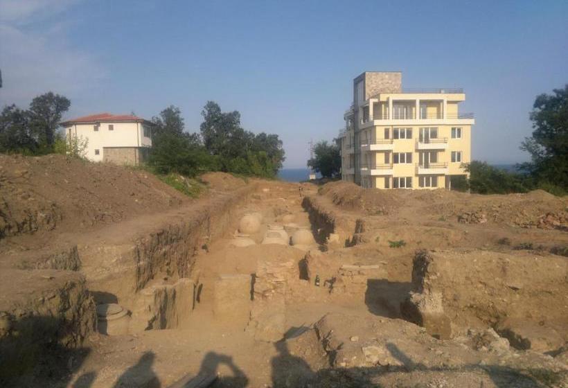 Пансион Guest House Evin Rai