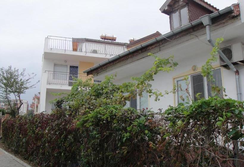 Пансион Guest House Evin Rai