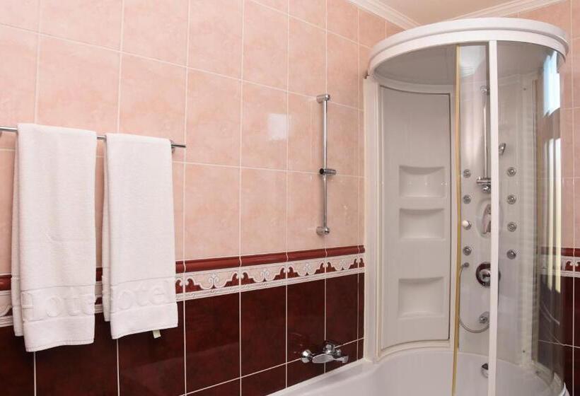 پانسیون Guest House Vila Lujza