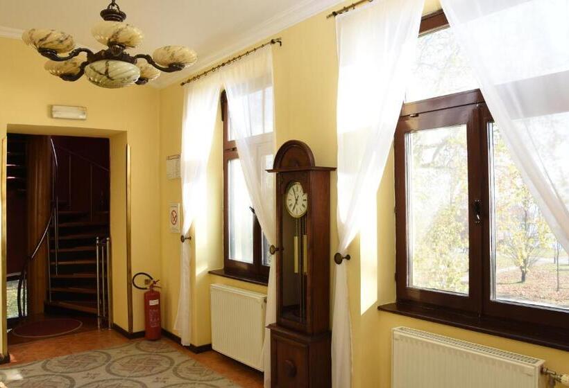 پانسیون Guest House Vila Lujza