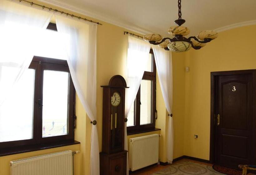 پانسیون Guest House Vila Lujza