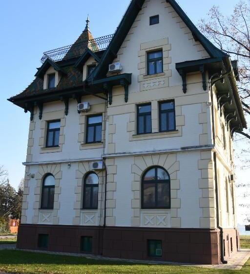 پانسیون Guest House Vila Lujza