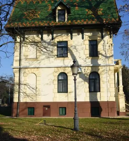 پانسیون Guest House Vila Lujza