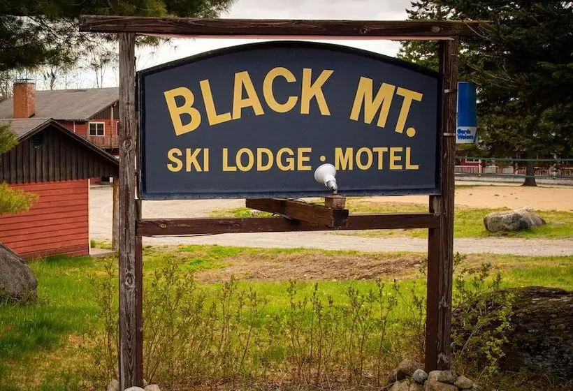 Hotelli The Black Mountain Lodge