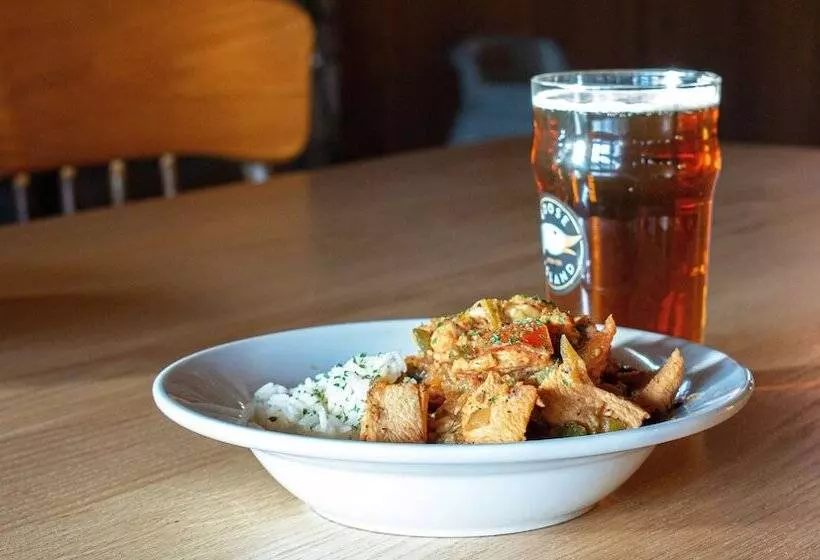 Hotelli The Black Mountain Lodge