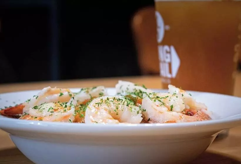 Hotelli The Black Mountain Lodge