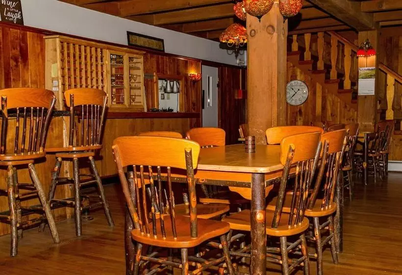 Hotelli The Black Mountain Lodge