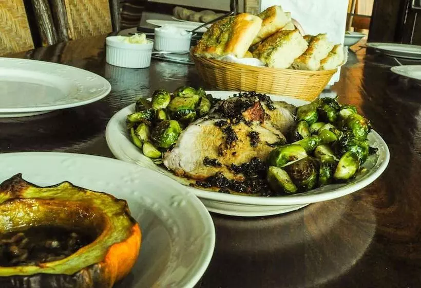 Hotelli The Black Mountain Lodge