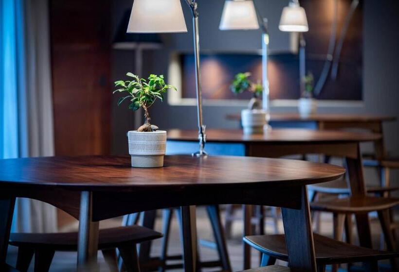 Ac Hotel Badajoz By Marriott