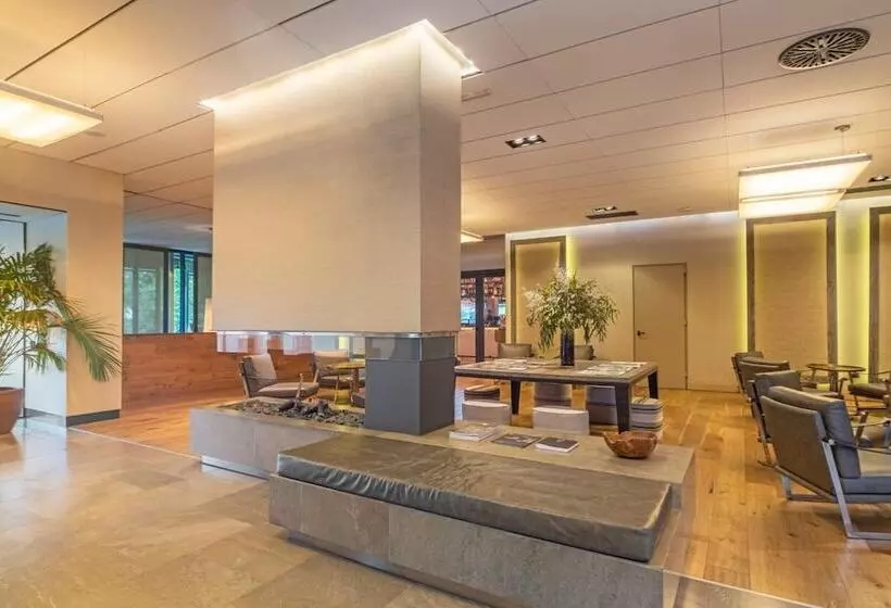 هتل Aravaca Village