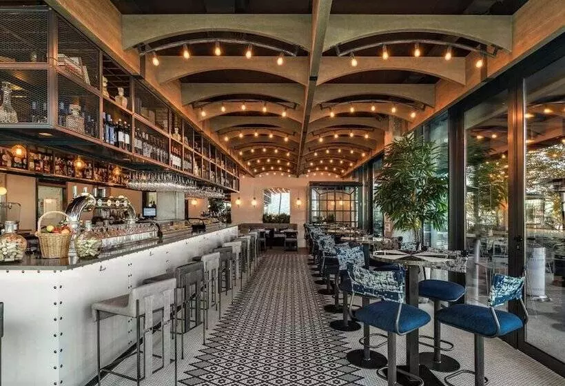 هتل Aravaca Village