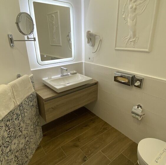 هتل Capri Bougainville