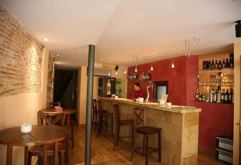 فندق Don Carlos Cáceres