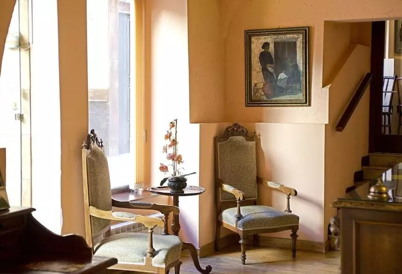 فندق Don Carlos Cáceres