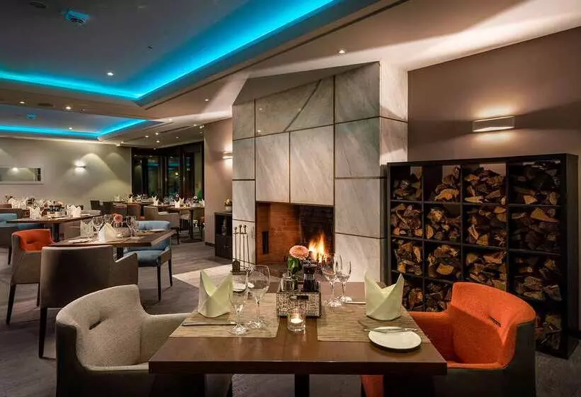 Отель Dorint Main Taunus Zentrum Frankfurt Sulzbach