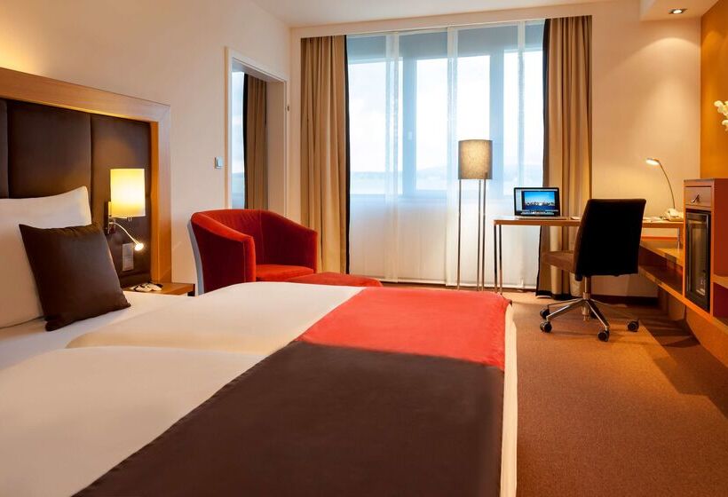 Hotelli Dorint Main Taunus Zentrum Frankfurt Sulzbach