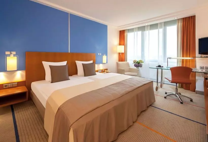 Отель Dorint Main Taunus Zentrum Frankfurt Sulzbach