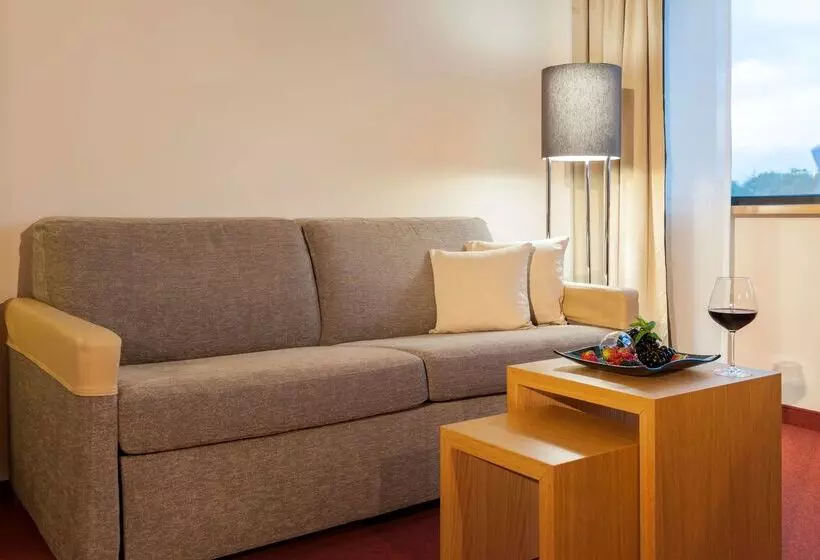 Отель Dorint Main Taunus Zentrum Frankfurt Sulzbach