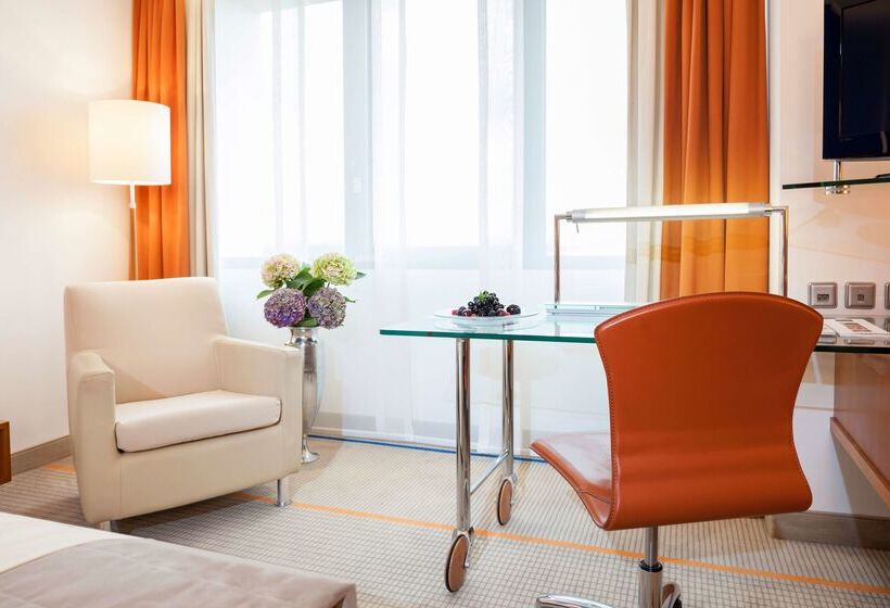 Hotelli Dorint Main Taunus Zentrum Frankfurt Sulzbach