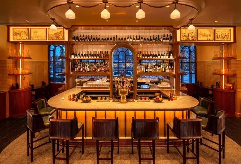 هتل Grand America