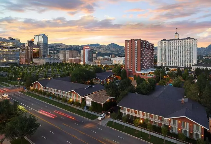 בית מלון כפרי Grand America