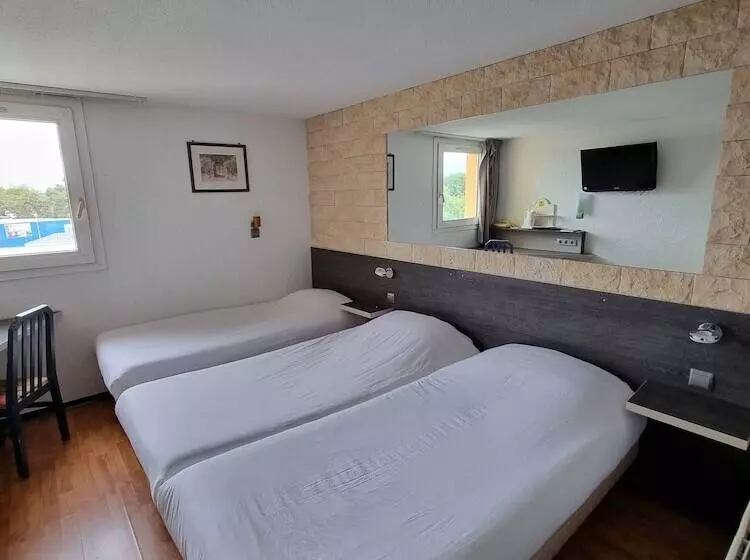 هتل Hôtel Restaurant Le Relais Pau Nord